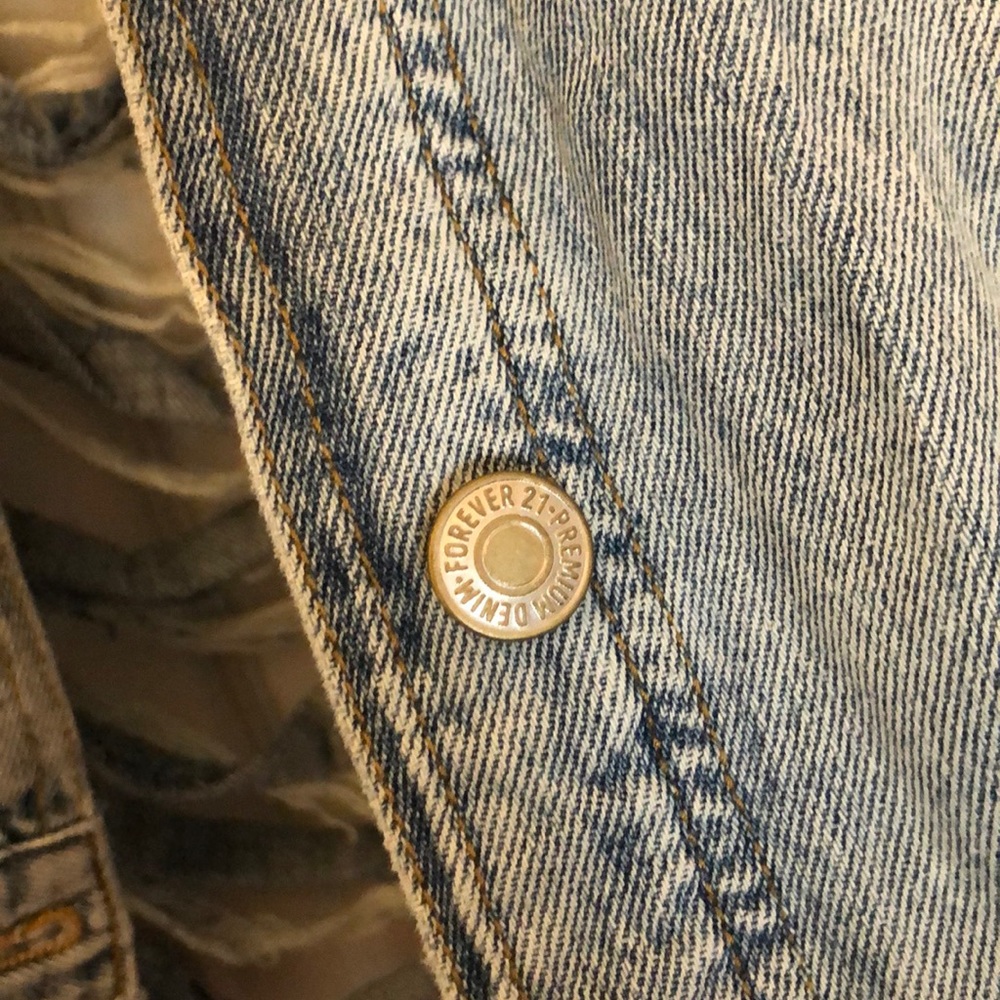 Jean jacket - Picture 2 of 3